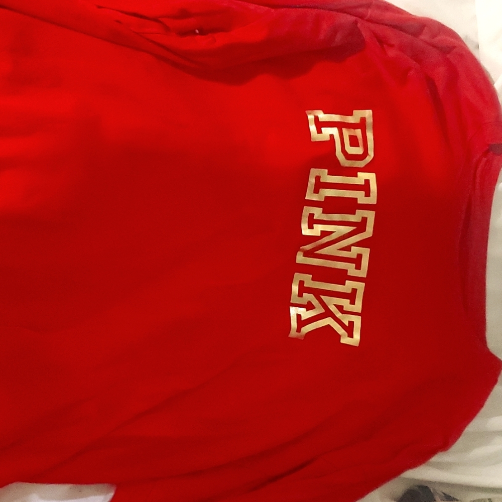 pink, size XL red long sleeve